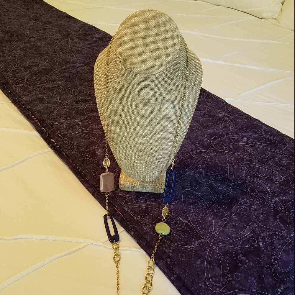 Gold tone and resin black/mauve/green necklace